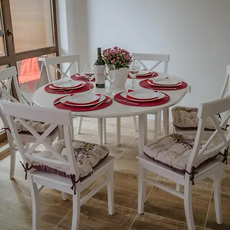 Bella's Sea Apartment-beach, Sea Garden ,old Town, Free Parking, Free Evcharging Station