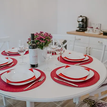 Bella's Sea Apartment-beach, Sea Garden ,old Town, Free Parking, Free Evcharging Station Apartment *